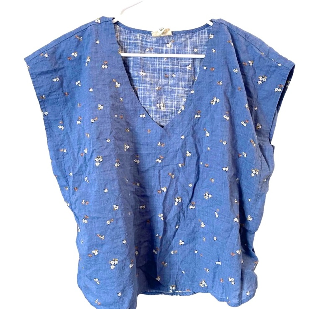 A.n.a‎ V-neck Blue Cap Sleeve Daisy Floral Print Top